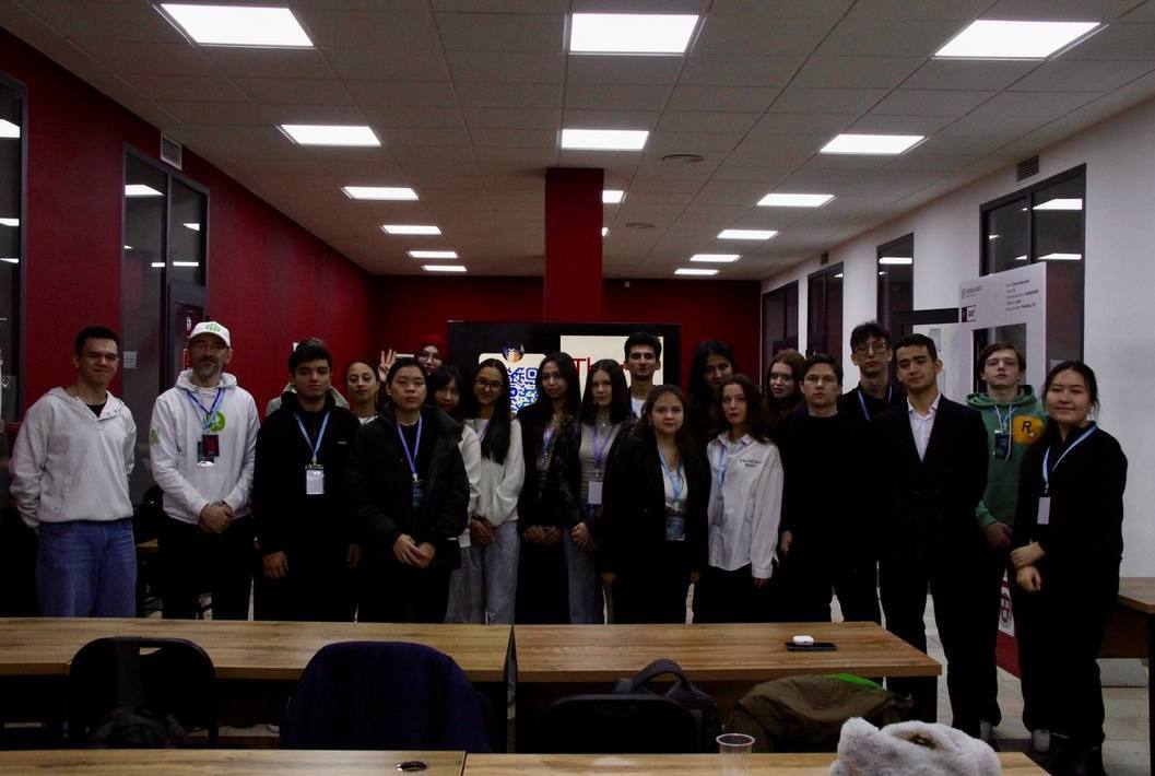 Youth Data Club — Community Builder